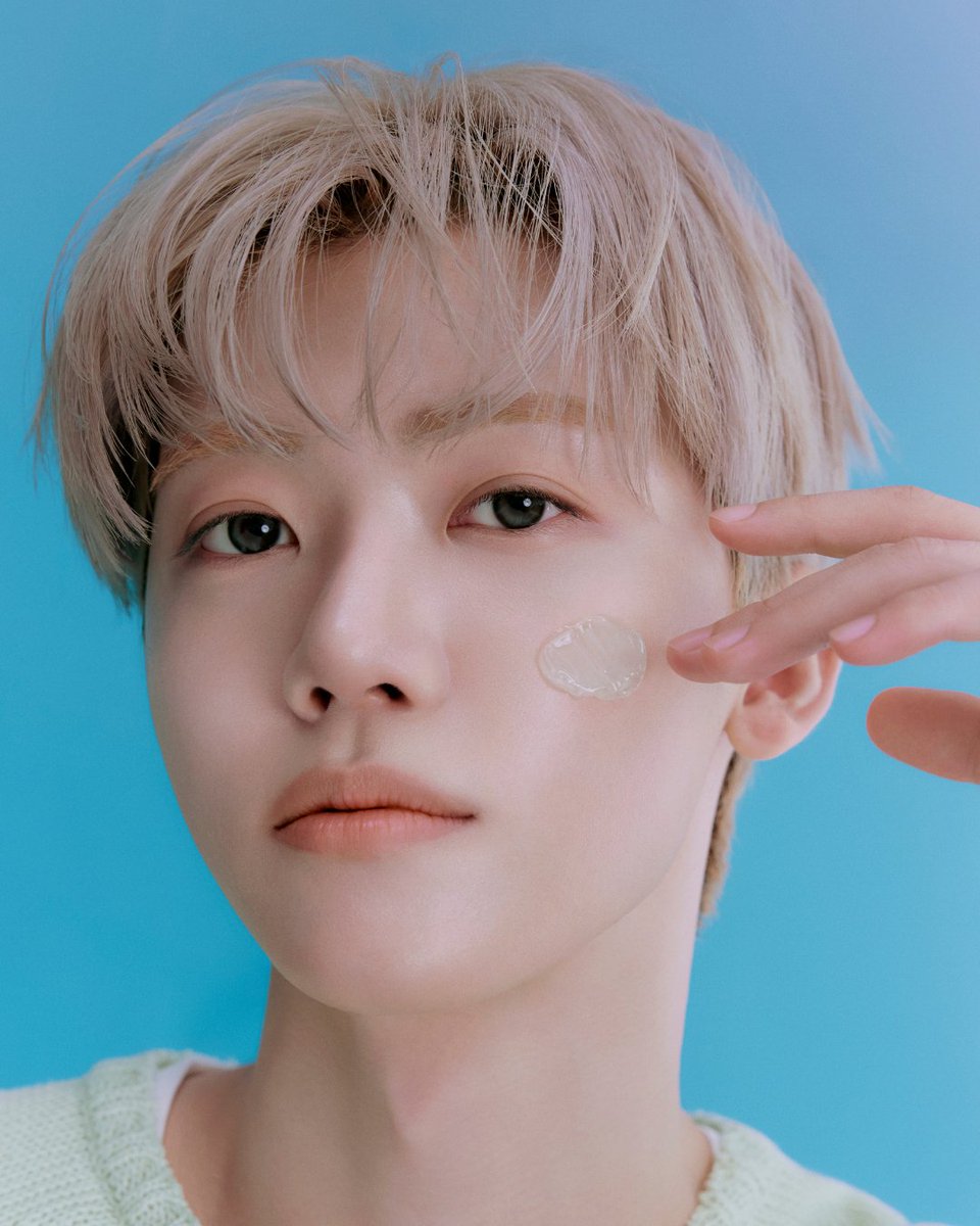 ひと塗りで広がる、うるおい💧
肌にすっと、なじみやすいテクスチャー。
NCT JAEMINのようなツヤめく水光肌へ🌊💚

#海苔pdrnバウンシーアンプル
#海苔pdrnディープスリーブマスク

#Qoo10 でチェックしてみてください！
#NCT_JAEMIN #イズエンツリー #isntree #PDRN