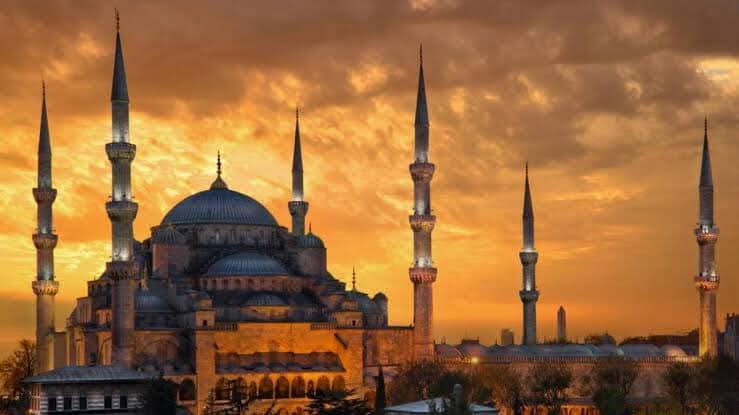 Miraç Kandili’nin ülkemize ve tüm İslam Âlemine huzur, birlik, beraberlik ve hayırlar getirmesini niyaz ederim.
Kandiliniz Mübarek Olsun.