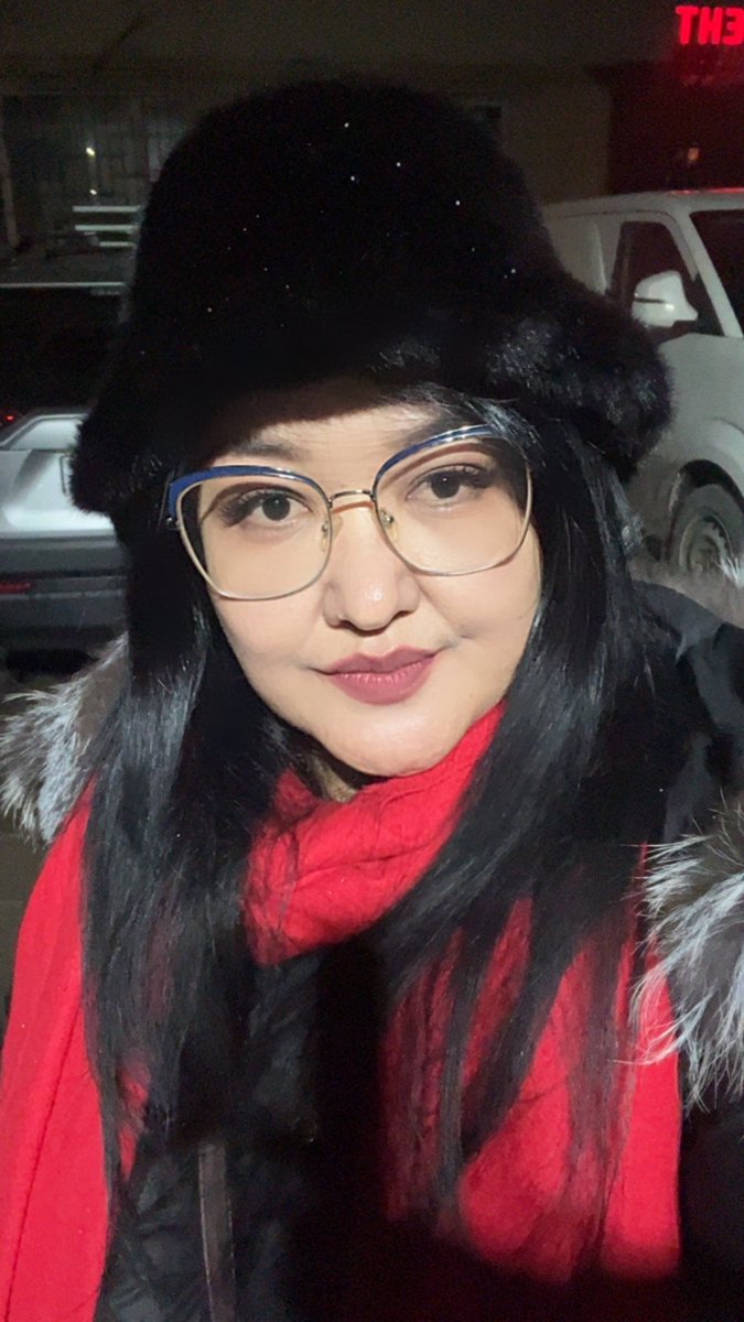 Кыргыз тили үчүн эч ким камалбашы керек!

Ал эми эмоцияга бай блогер, инфлюенсерди ушул эле эл жемелеп, өзү тарбиялап алат. 

Жаша, Кыргызстан! 
Жаша, кыргыз тилим!