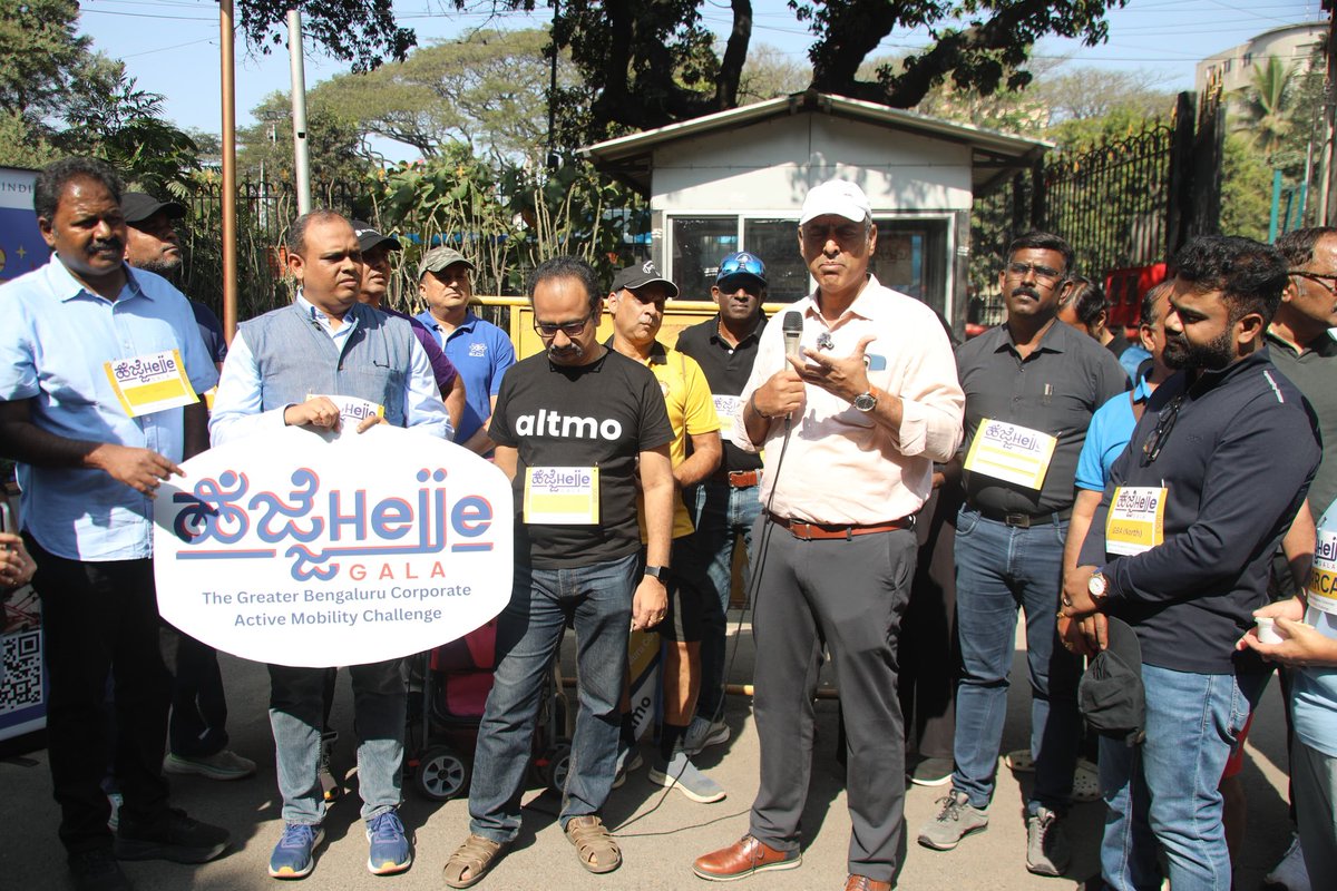 GBA_office's tweet photo. 🚶🚶Launch of "ಹೆಜ್ಜೆ Hejje-GALA" initiative  by the Chief Commissioner:

With the objective of promoting walking and cycling across the jurisdictions of the five City Corporations under the Greater Bengaluru Authority, a unique initiative titled “ಹೆಜ್ಜೆ Hejje-GALA"  has been conceptualized under the leadership of WRI India, Walkaluru and Urban Morph. This three-month initiative will feature a series of engaging and innovative activities involving citizens as well as corporate leaders and industry representatives.

The Chief Commissioner of the Greater Bengaluru Authority, Sri Maheshwar Rao, formally launched this innovative initiative today morning near Gate-3 of the Vidhana Soudha Metro Station.

BDA commissioner, Bengaluru north city corporation commissioner and other officials, citizens as well as corporate leaders and industry representatives were present.
#GreaterBengaluruAuthority #gbachiefcommissioner #DKShivakumar #hejjegala