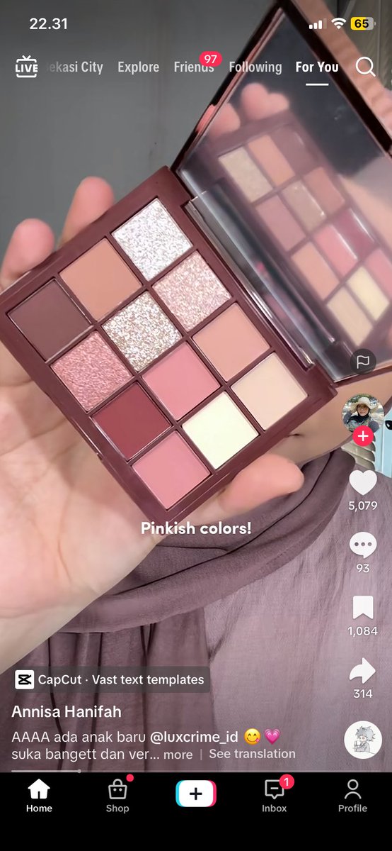 riskyrizukii's tweet photo. Luxcrime ngeluarin produk eyeshadow cantik bgtt plsss shade ini 😭😭 https://t.co/CVxjLVbVRO