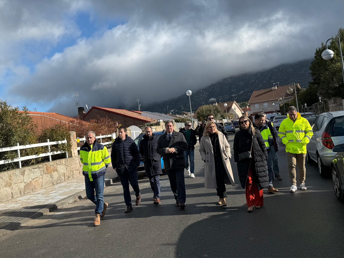 Junto a Mariola Vargas, alcaldesa de Collado Villalba, he visitado las obras que desde la <a href="/ComunidadMadrid/">Comunidad de Madrid</a> estamos llevando a cabo para mejorar aceras e iluminación del municipio.

Una inversión de 2,7M€ que se traduce en más accesibilidad, más seguridad y mejores barrios para