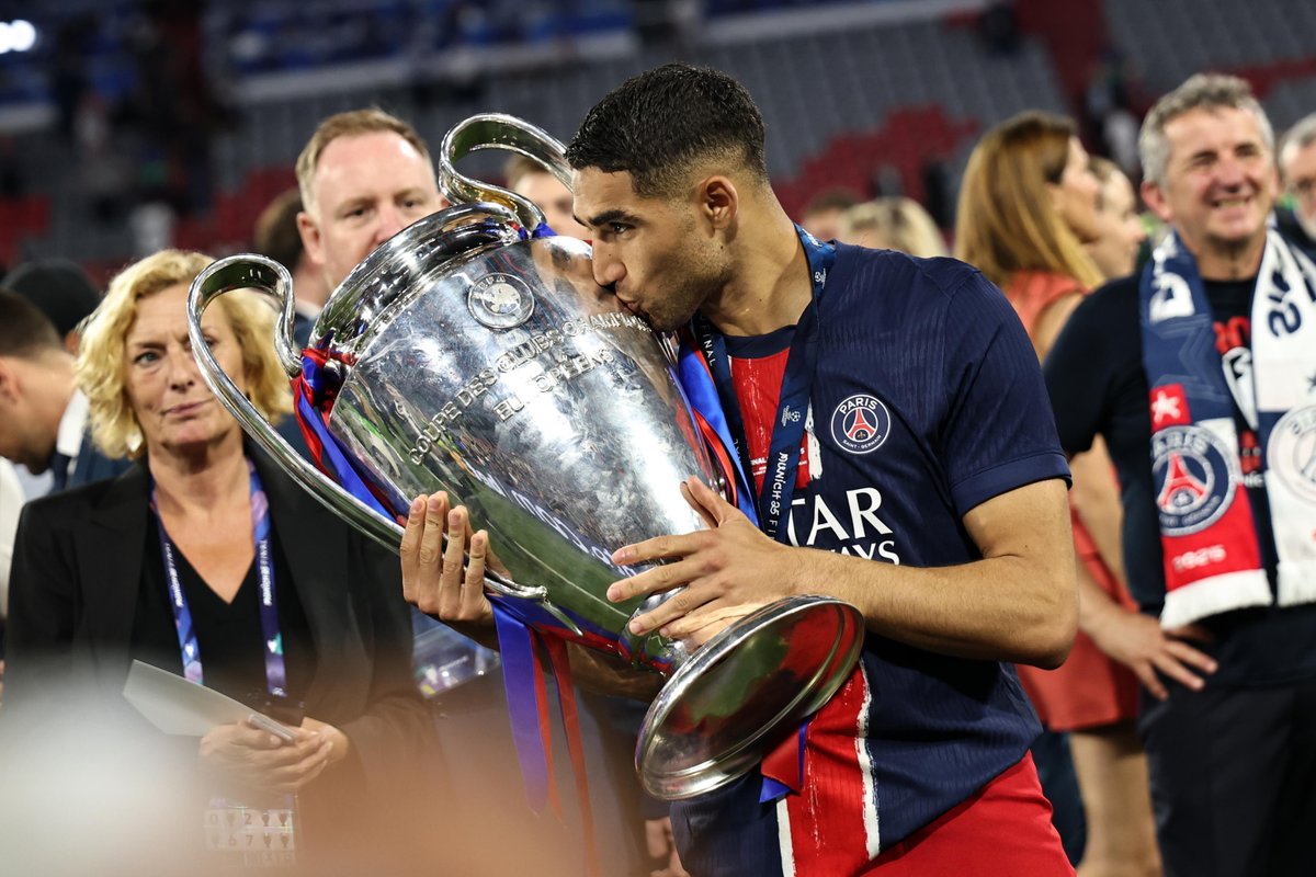 CalcioWeb's tweet image. Champions League 2025: €2,47 miliardi in gioco, ma l'equità resta un'illusione. Il PSG incassa €144 milioni, mentre l'élite continua a dominare. I club minori respirano, ma le distanze aumentano. 🔍 #ChampionsLeague #Calcio

calcioweb.eu/champions-leag…...