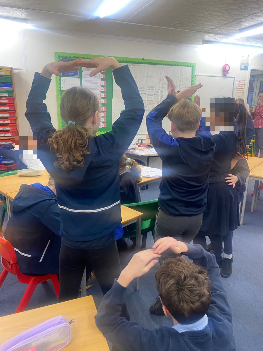 Whitchurch1's tweet image. An impromptu demonstration of an animal cell this morning by y6. Well done Mrs Mullenger! #wpsscience