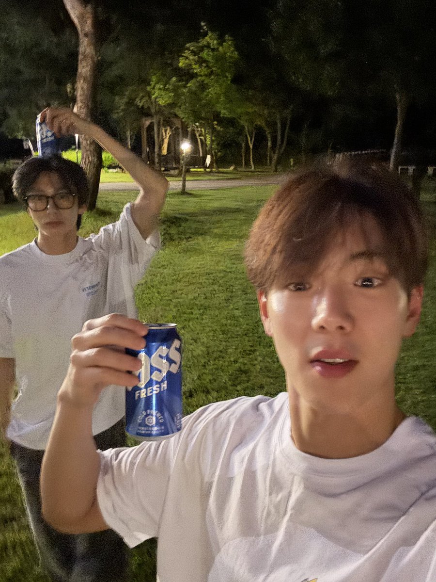 OfficialMONSTAX's tweet image. 형원아 요즘 자주봐서 좋네 ㅎㅎㅎ 생일 축하하고 날도춥고 연습도 잦은데 몸관리 잘하고 요즘의 너는 너를 보고싶어하고 찾는사람들이 많아보여서 항상그렇지만 여유도 느껴지고 보기참좋다 ㅎㅎ 몬베베랑 좋은시간보내구 내일봐!🫶🎉🍤 #셔누 #동그란미소의형원DAY0115