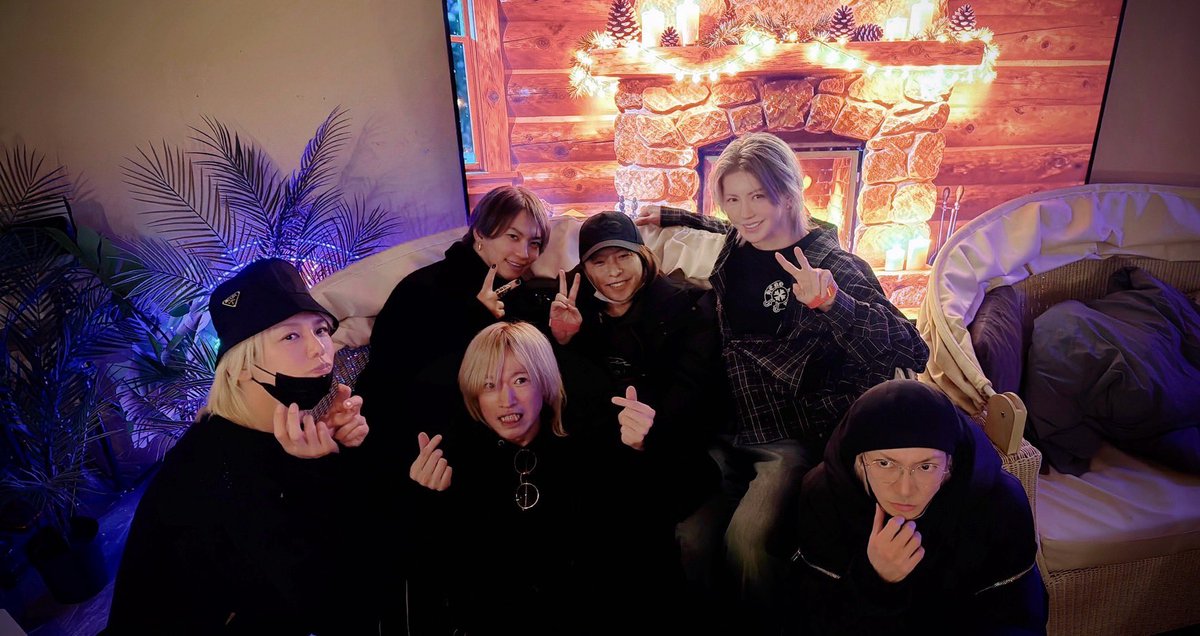 I was like looking at the 2nd photo Welp, psc~ Omg is that