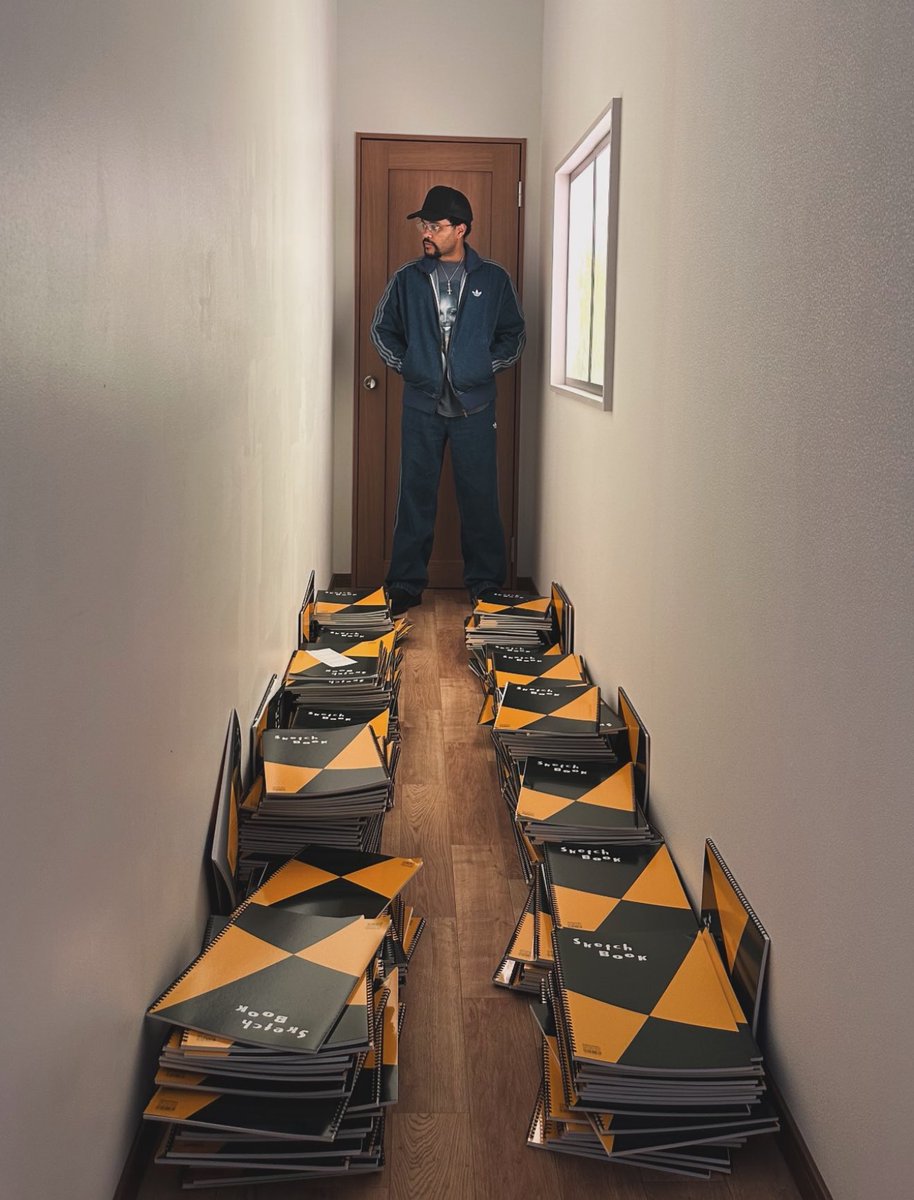 D_Kumii's tweet image. The Weeknd at the Look Back exhibition with Kiyotaka Oshiyama