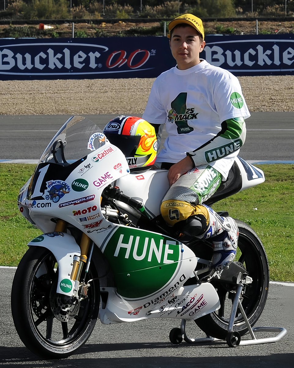 motojuniorwc's tweet image. 🔙 #TBT Maverick Viñales was crowned champion in the #MotoJunior paddock back in 2010, before making the step up to the World Championship 🏆🎯

#RoadToMotoGP🏁