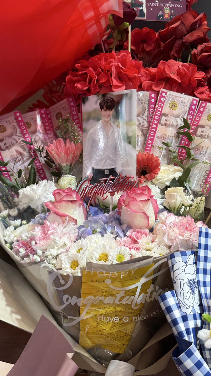 ting25552's tweet image. 🌹❤️😊✌️แม่ๆ มารอน้องแล้วจ้า🥰
🔤 SAINT MASTER GRADUATION
#️⃣ #เซ้นต์จบปริญญาโทแล้วครับ

#Saint_sup #MingEr 
#เซ้นต์ศุภพงษ์
#ความทรงจำดีๆของติ่งต้อย