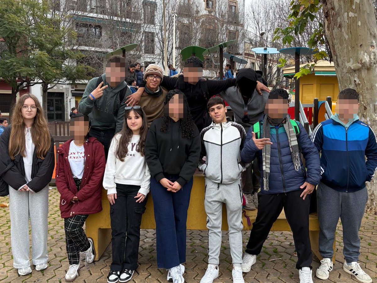 Alumnado de 4º de la ESO ha disfrutado de 'Rinconete y Cortadillo', un clásico basado en Sevilla dónde Cervantes abordó atemporalmente las injusticias y desigualdades de la sociedad.