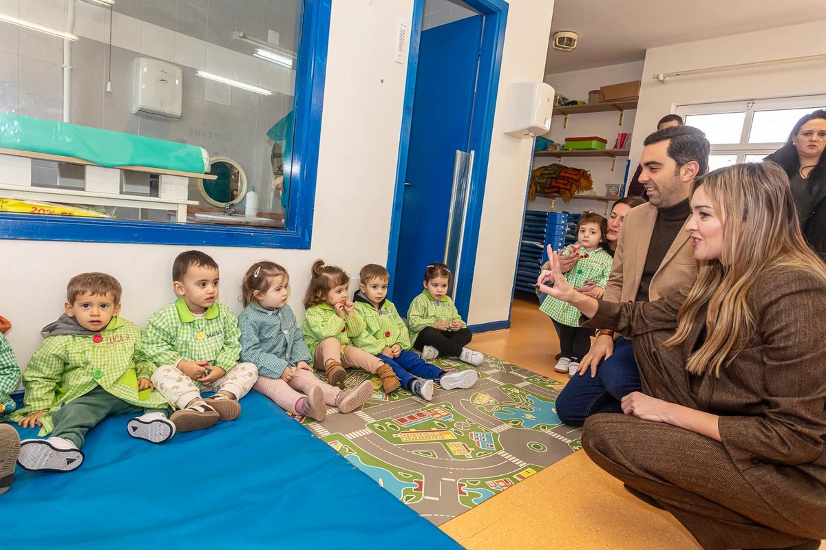 ConcellodeOroso's tweet photo. 🏫 150.000 € para a Escola Infantil da Ulloa

Onte asinamos coa Xunta de Galicia un convenio que permitirá mellorar instalacións, equipamento e crear un novo parque infantil exterior. 

Un investimento clave para reforzar un servizo esencial para as familias de Oroso. https://t.co/XVmFX6RKB1