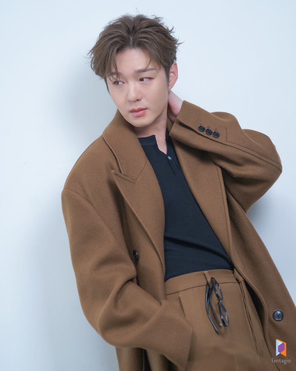 LeeCS_Official's tweet image. [#이창섭][비하인드컷] 아레나 1월호 촬영 현장

#LEECHANGSUB