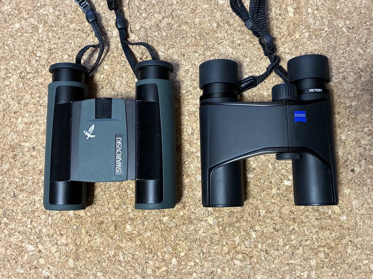 SWAROVSKI CL POCKET 10x25と ZEISS Victory Pocket 10x25 ポケット