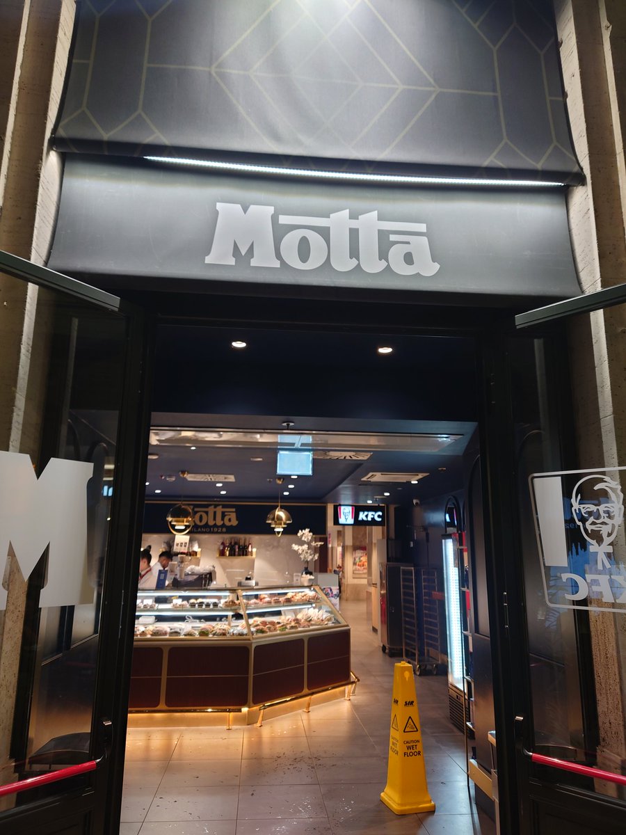 ミランの胸スポンサーでお馴染みMottaがカフェだというの去年ミラノで