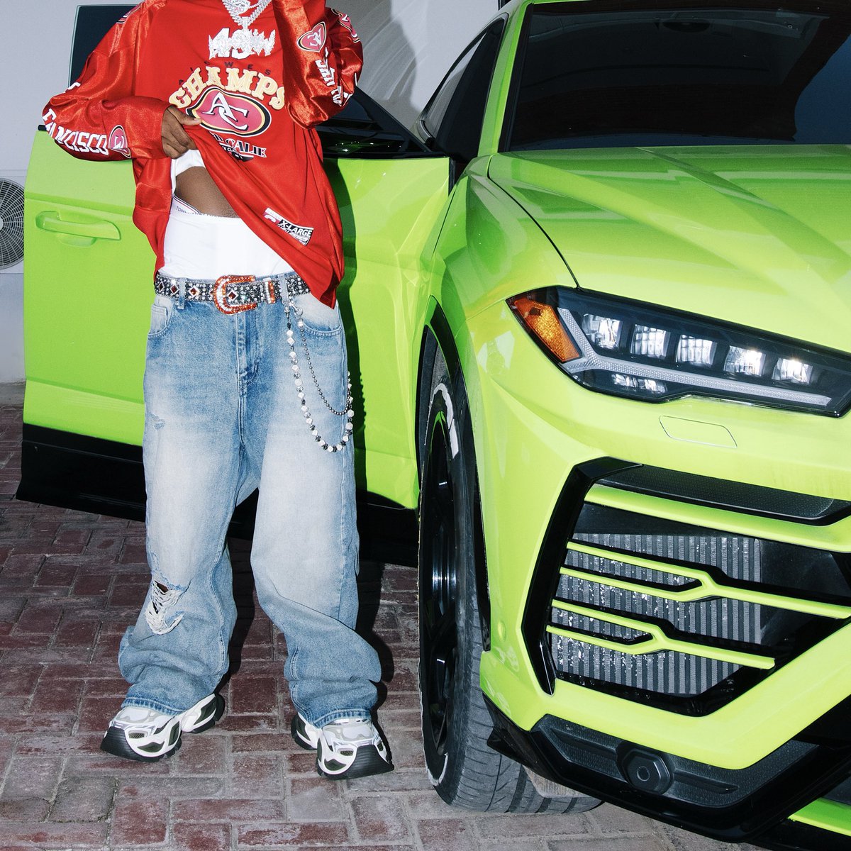 abazwhyllzz's tweet image. Khaid has added a 2019 Lamborghini urus worth over 750 million naira to his car collection.

Congratulations to him🎊🙌🏻❤️