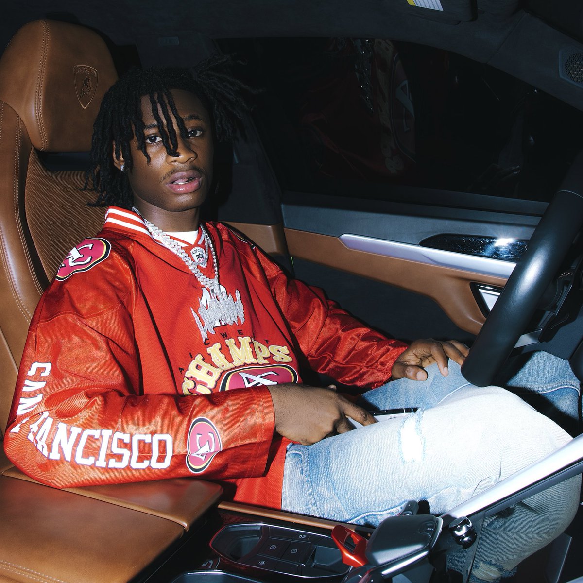 abazwhyllzz's tweet image. Khaid has added a 2019 Lamborghini urus worth over 750 million naira to his car collection.

Congratulations to him🎊🙌🏻❤️