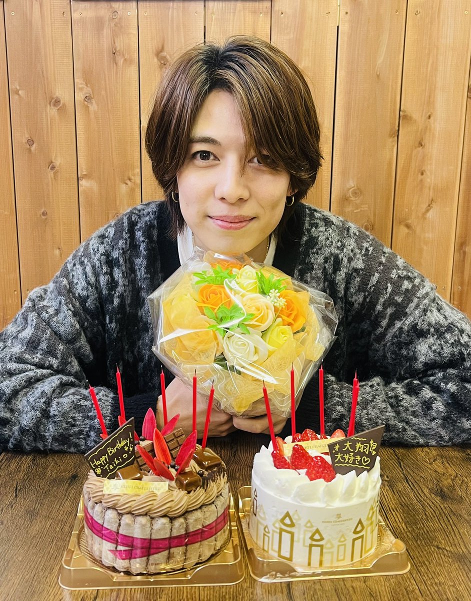 LhiannansheeM's tweet photo. うちのアイドル君(✪∀✪)太陽の陽☀️ 山⛰鳥🕊️の嶋✨️大きく翔く໒꒱と書いてひらしまたいき🎤1月13日のBIRTHDAYにファンの皆さんとお祝いをしました🎂ケーキを��べたり😋ゲームしたり⋆͛🎮⋆͛楽しいひとときを過しました。この歳の成長を皆さん見守って、そして応援して下さい。#大翔  #アイドル https://t.co/OQW8ZuC3tg