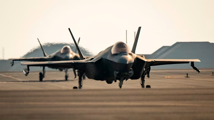 🇮🇱🇸🇾🇮🇶🇺🇸 Last night, jets were scrambling over Israel,. Syria &amp; Iraq. Civilian flights were diverted but after a few hours, all the jets were withdrawn.

#Iraq #Syria #USA #Iran #Israel