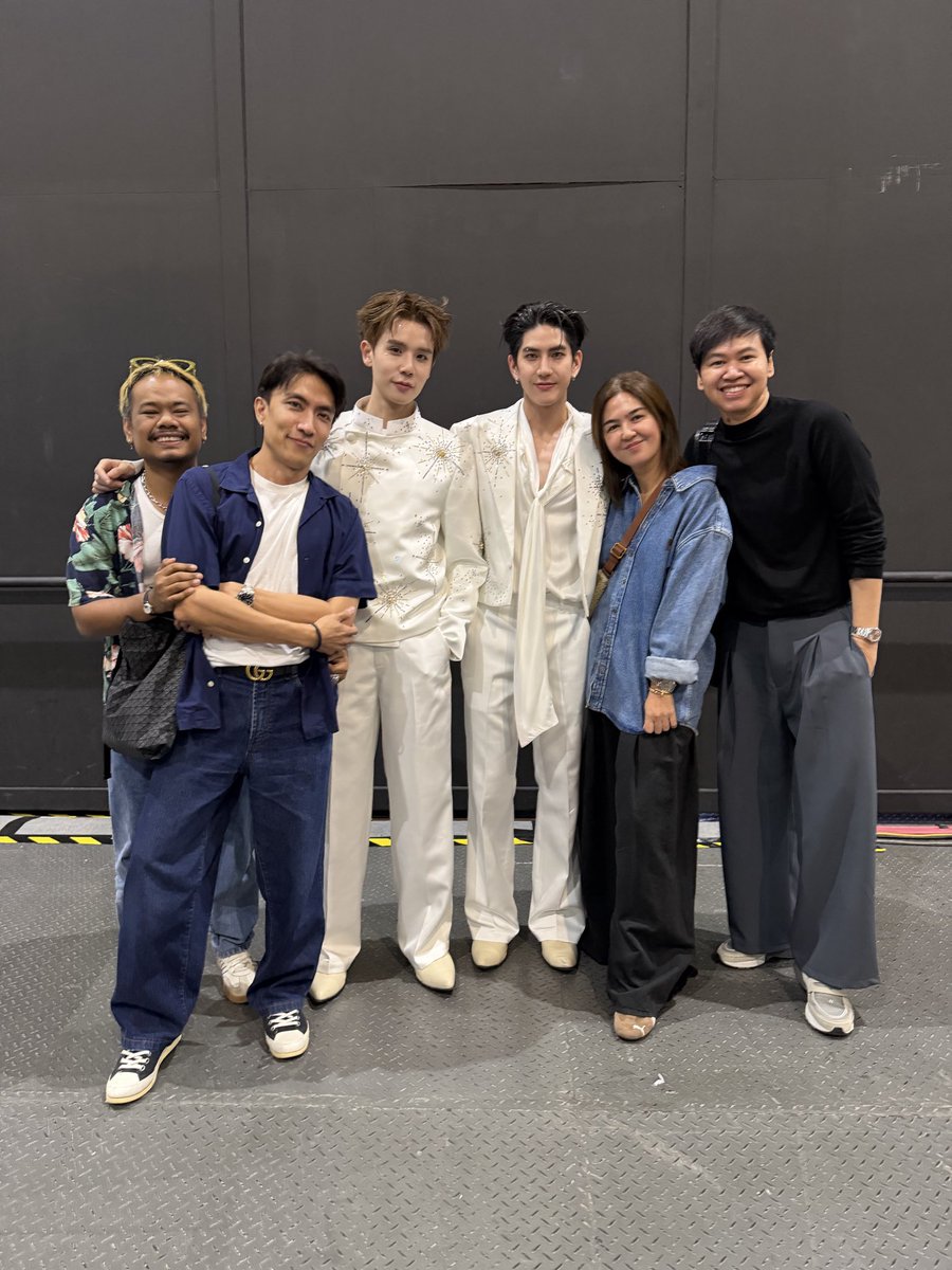 klavieraklav's tweet image. Kalau Nomnom mau flexing, cuma butuh satu foto ini aja udah cukup😎