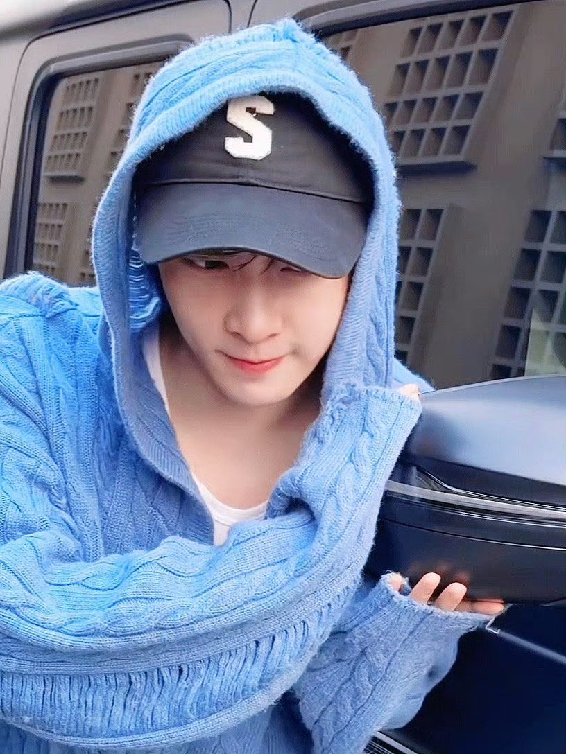 LayLitLife's tweet image. 🫳🫳🫳