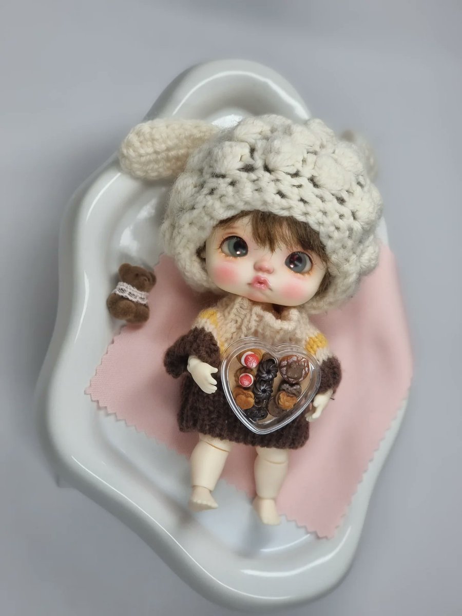 🌙수수봄
▪️리페인팅
▪️인형의상,인형소품
▪️오더항상받고있어요.
▪️오더문의는DM
▪️블로그톡톡문의
✨️instagram.com/_susubom_
✨️naver.me/Ftv82L0J
#앙팡돌밍 #미니어쳐소품