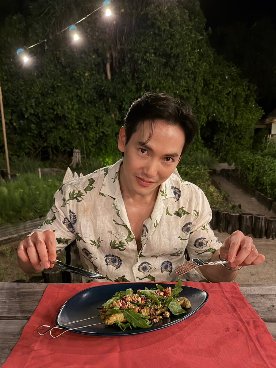 JoeTrivisvavet's tweet photo. 😇🌅✨✨✨
#Orlebarbrownthailand #OrlebarBrown #FEELSUMMER #OBsAroundTheWorld #HOLIDAYBETTER #soneva #sonevajani https://t.co/gSv3CX2wL4
