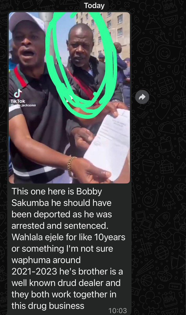 LeratoPillayZA's tweet image. Drug dealers feeding drugs to our kids