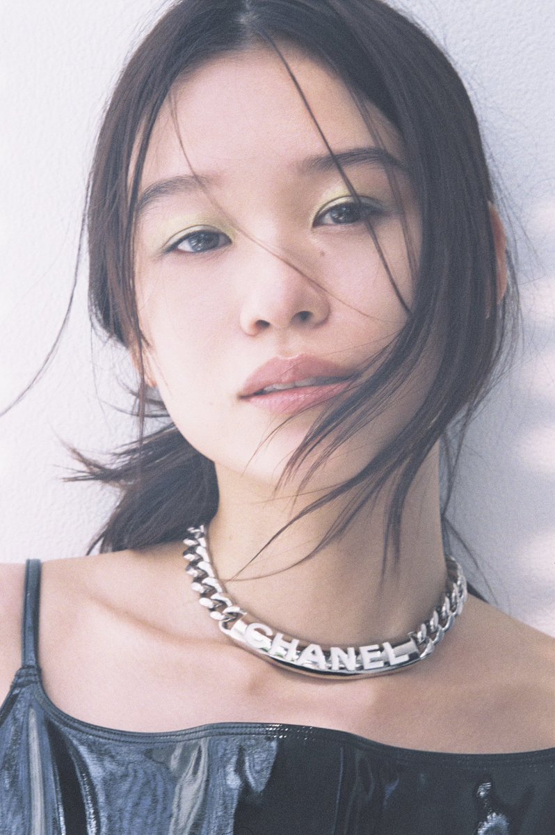 kokoromorita's tweet image. Lula Japan CHANEL CHANCE Issue
Chance Eau Fraîche 🟢✨
photo 松岡一哲さん
本日発売📚です。