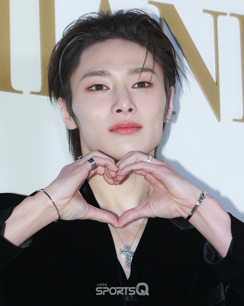 [#포토Q] 260115 ‘아이엔’ 다미아니 포토콜

📌sportsq.co.kr/news/articleVi…

#아이엔 #I_N
#StrayKids #스트레이키즈
#Damiani #다미아니