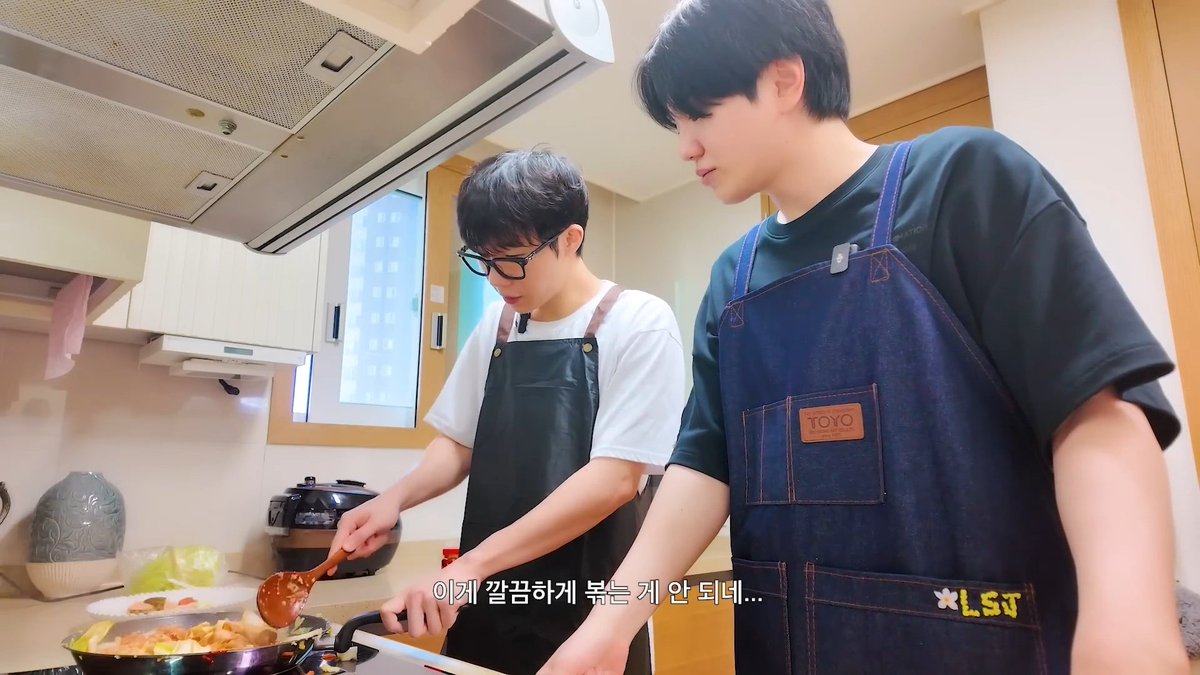 이뿌게 입어줘서 감사용🍰˚₊‧🧸⊹ ༘♡🎀

#성종 #이성종