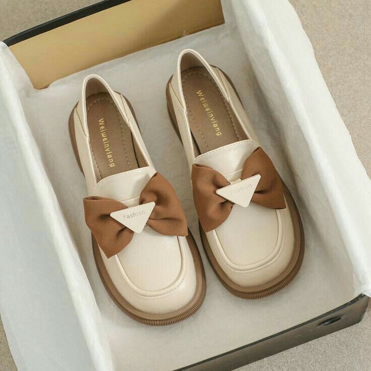racunciwiciwi14's tweet image. must have this shoes for u girls !!!

a thread~