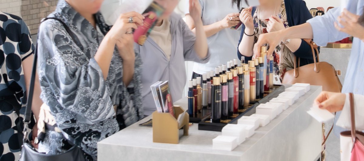 puredistance's tweet image. Since the launch of #Puredistance I in 2007 Puredistance has been an independently owned company with high quality perfumes, respect for the customer and true exclusivity as cornerstones.

#nicheperfume #luxury #quality #exclusivity