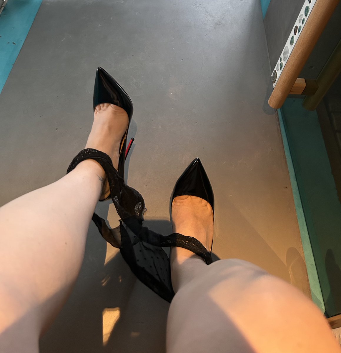 mfeetdom's tweet photo. On your knees.
Red soles where your eyes belong.
Behave… or I’ll give you something to beg for 👠🔥
#FootFetish #RedSoles #LouboutinLovers #FeetOfX #HeelFetish #FootWorship #DommeEnergy #Kinki https://t.co/cl1Q8sIxjY
