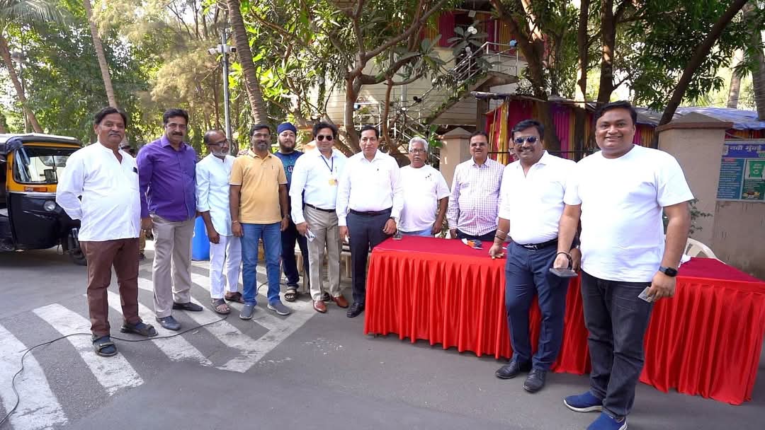 ConnectWithSN's tweet photo. नवी मुंबई महानगरपालिका निवडणुकीच्या पार्श्वभूमीवर माजी आमदार श्री. संदीपजी नाईक यांनी आज बेलापूर मतदारसंघातील प्रभाग क्रमांक 19 च्या विविध बूथ ला धावत्या भेटी देत मतदान प्रक्रियेचा सविस्तर आढावा घेतला.

#संदीपनाईक
#बेलापूर
#प्रभाग_क्रमांक19 https://t.co/RWYgd50Uyo