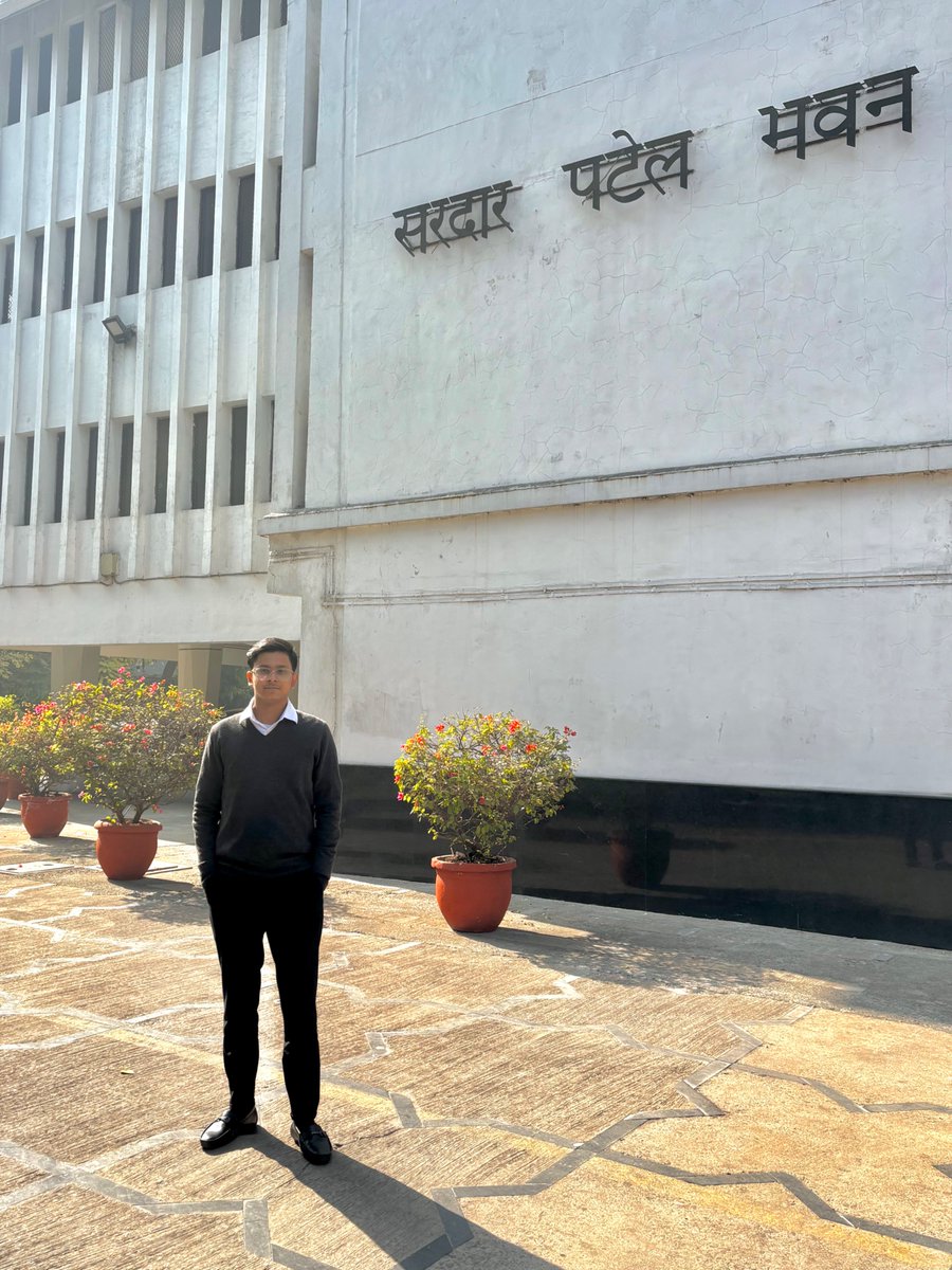 _tushaarsingh's tweet image. Working at the @DARPG_GoI has deepened my understanding of the responsibility that comes with public communication. Being part of an institution committed to citizen centric governance and transparency has been a valuable professional learning experience. 
#PublicCommunication