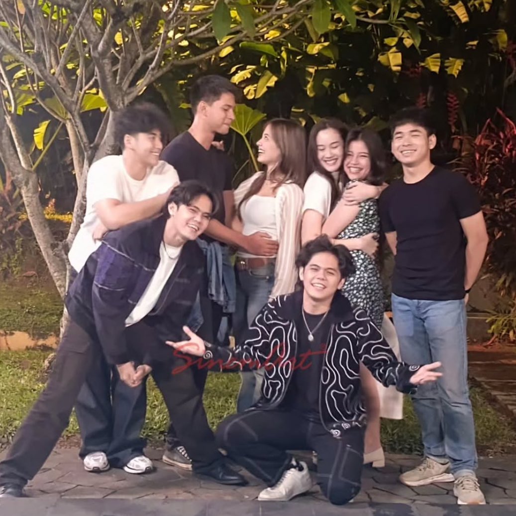 ayamgelisah's tweet photo. HALO FOTO ASLINYA GA SALTING BANGET BEGINI DEH PERASAAN?!!! https://t.co/hyilWVH60E