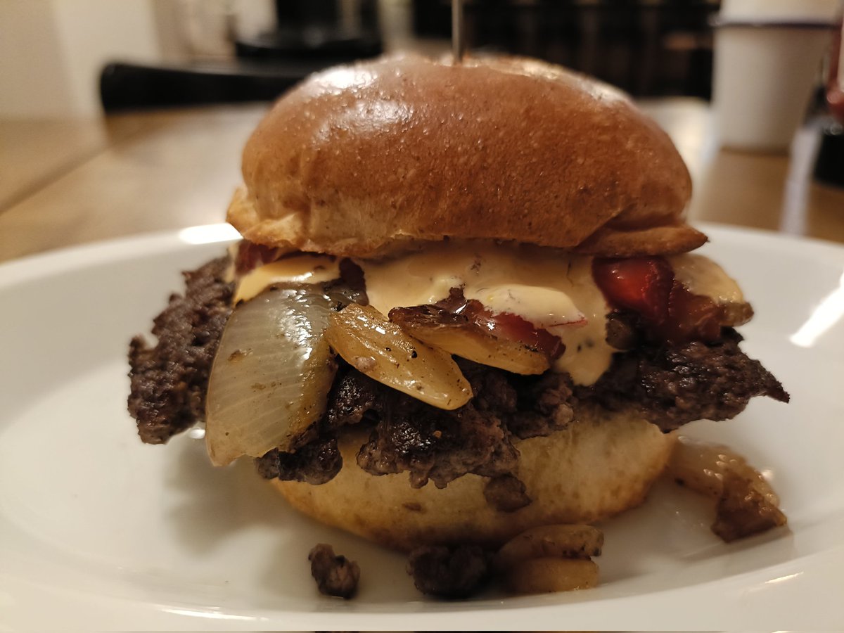 ymdhtt's tweet image. サルサバーガー × ブルックリンラガーで優勝。〆はベイクドチーズケーキと自家製生レモンサワーで
モバイルオーダー使いやすいし決済もスマホでサクサクでストレスフリー
むつ市ANARCHY STEAK CLUBさん、おすすめです！