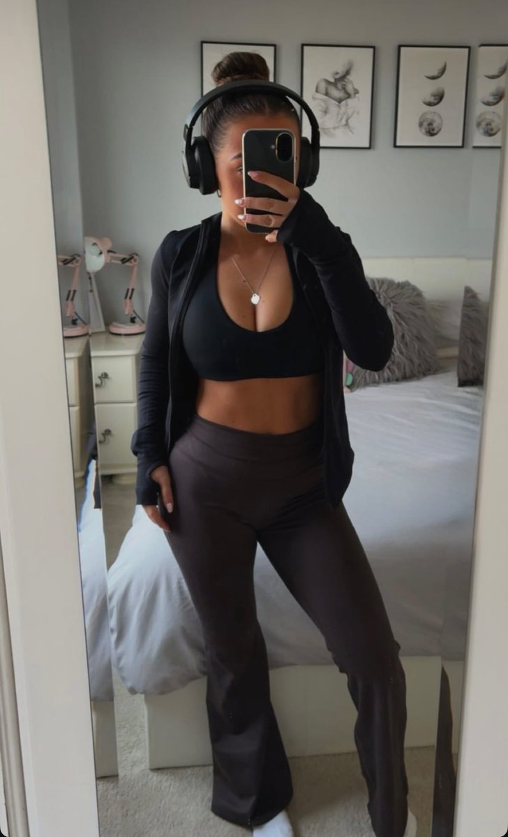 Hello88680652's tweet image. Morning gym session ✅ DM’s open 😈 #gymgirl #wankchat #irls #chav #hotwife