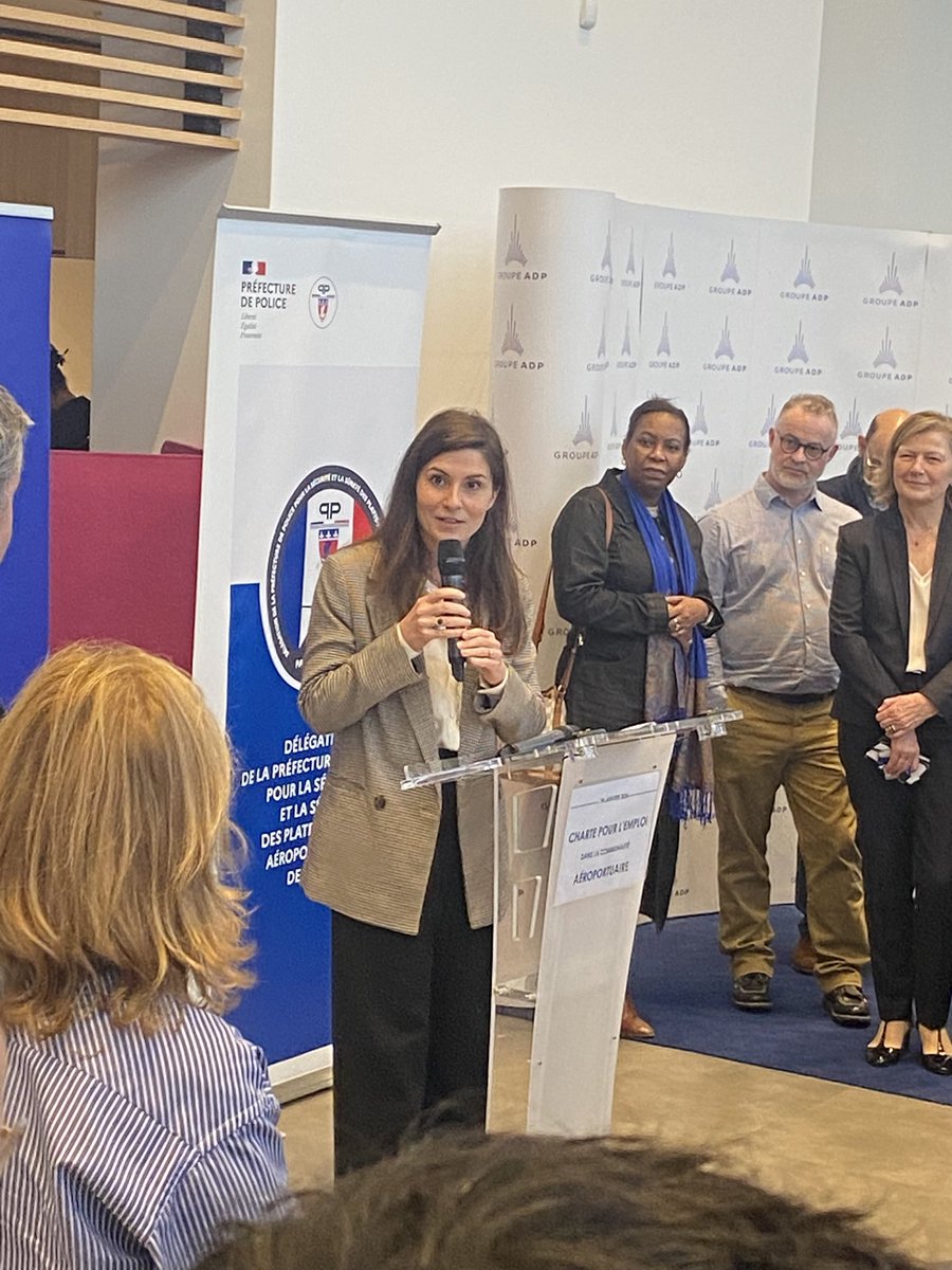 PKuchly57's tweet image. Signature de la charte @GroupeADP / @FranceTravail / #entreprises pour améliorer l’emploi sur la plateforme aéroportuaire. 

Bravo à tous pour le démarche et la belle énergie. 

@CCI_95 @CCI_Paris_IdF @ccifrance @CEEVO95 @valdoise @Prefet95