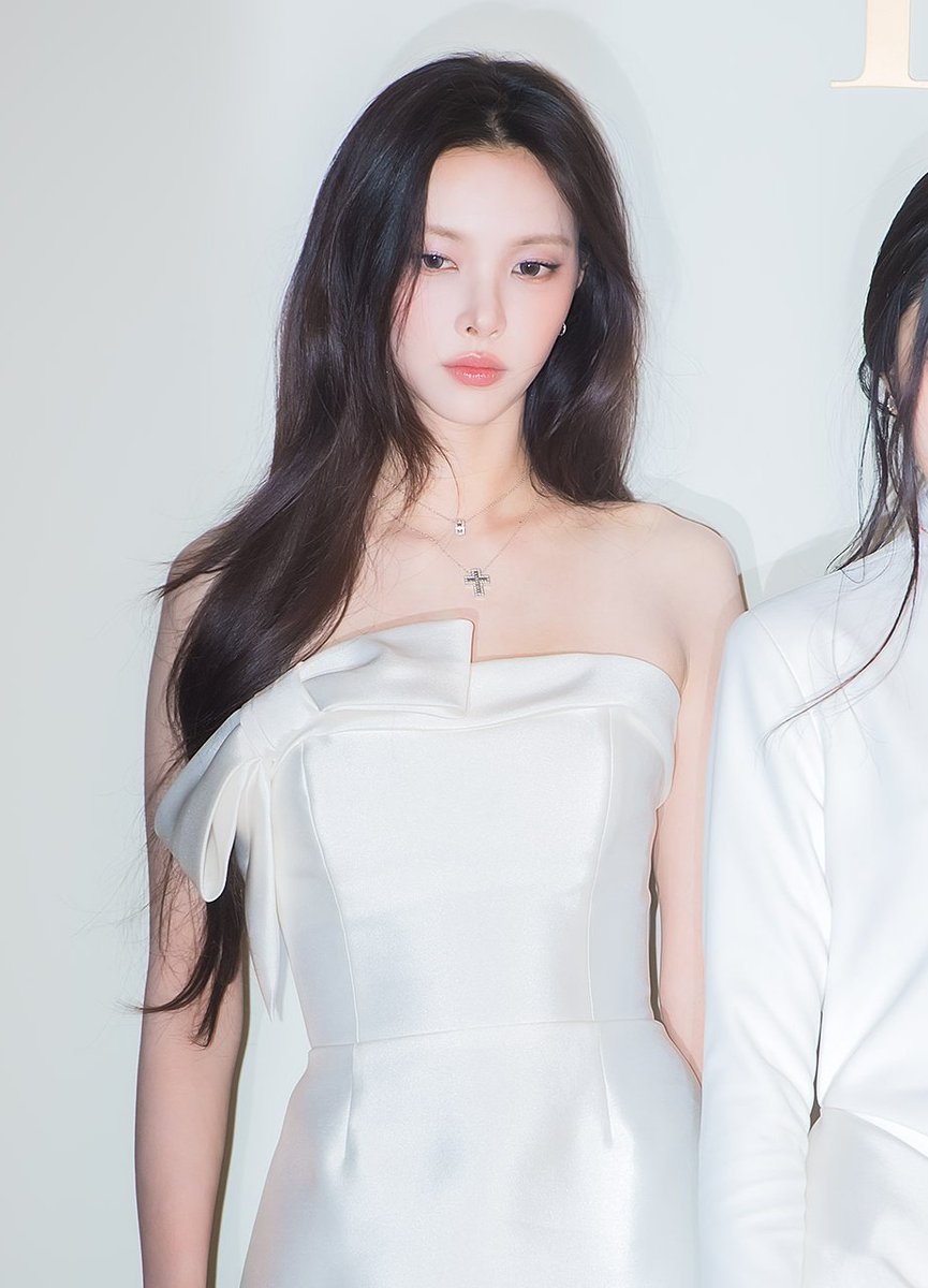 theillitnews_'s tweet image. YUNAH stuns with her GORGEOUS VISUALS at the Damiani Grand Opening in Seoul. 

#ILLIT #아일릿 @ILLIT_official #YUNAH