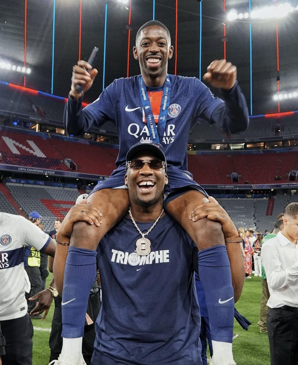 LONGUE VIE À TOUS MENNÉS ❤️ tweet media