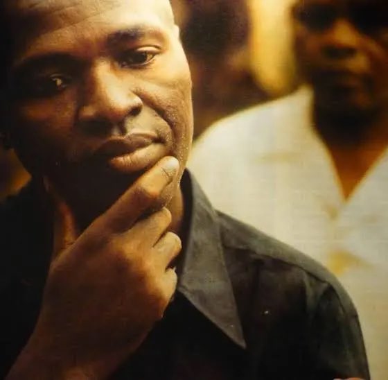 Il doit certainement, de là où il se trouve, nous envoyer ses vibrations pour la libération de notre pays. Ne l’oublions point: Ernest Ouandié fut fusillé le 15Janvier1971 sur place publique à Bafoussam. Cela fait 55ans. 
-
Paul Biya était déjà , selon sa propre biographie