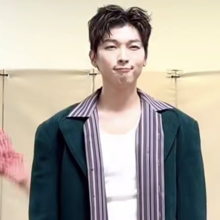 외적인 것, 내적인 것 양면 모두에서 깔끔말끔보들따끈한 강히니를
복복복할테다.             🫳🫳🫳