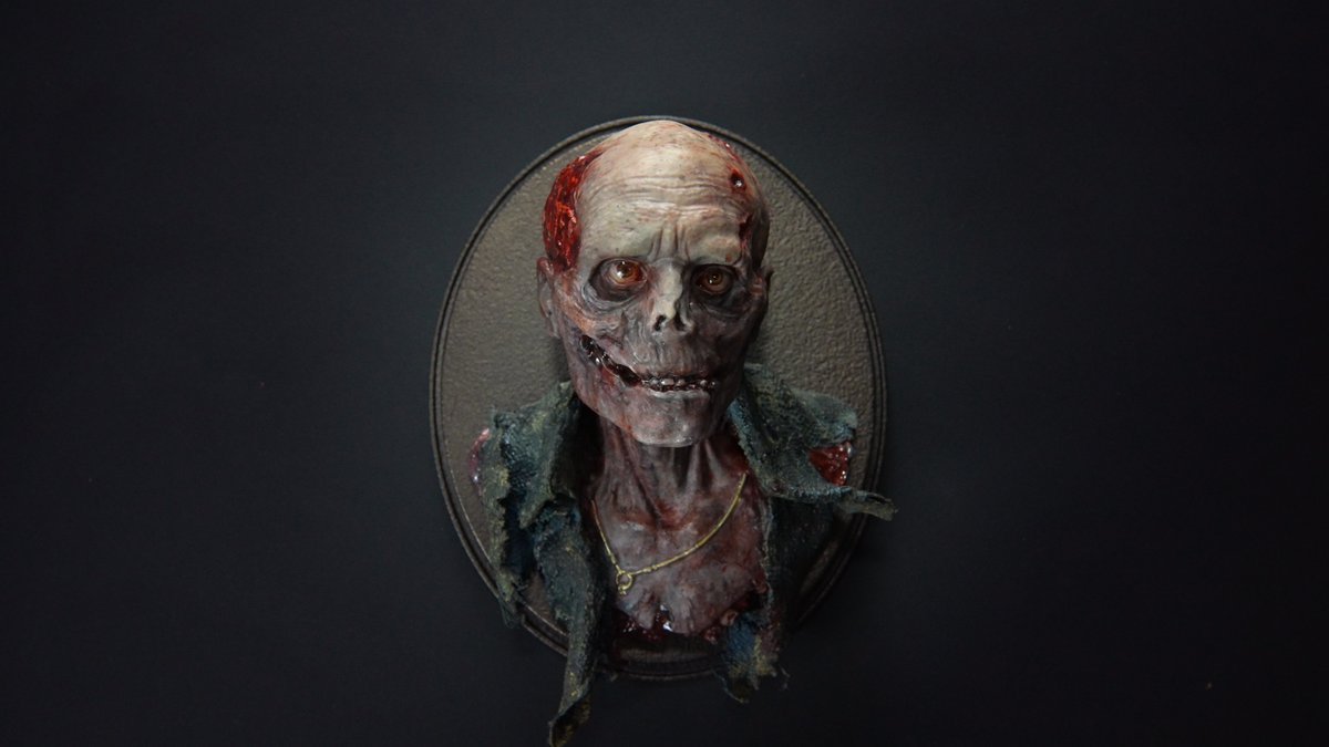 BITER ZOMBIE Dying Light — 1:4 scale Trophy Head.
A natural size for display — made to live on your shelf, not take over your room.
We’re offering:
• Limited Collectible Edition — 250 pieces (hand-painted by us)
• Officially licensed Artist Kit — for your own finish and