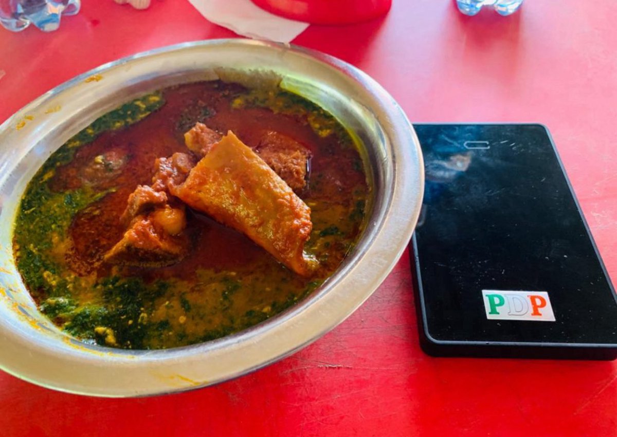 woye1's tweet image. Say the truth: Don’t re-write HISTORY. 

1: Did APC hire lobbyists to win election in 2015? Answer is YES. 

2: Did PDP hire lobbyists to win election in 2015? The answer is YES. 

-(a): Did Atiku hire lobbyists to travel to USA in 2019? The answer is YES. 

READ SLOWLY: 

3: APC…