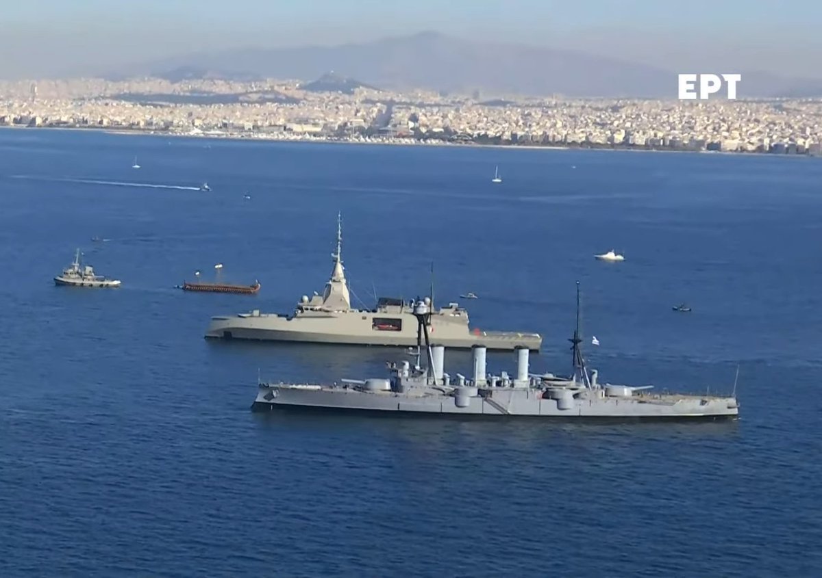 manolisgiz's tweet image. Έδωσε ένα πλάνο ο γίγαντας ο σκηνοθέτης...