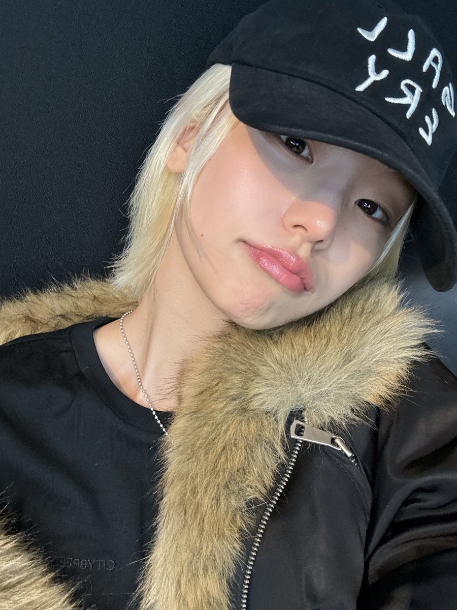 yeji bubble 🖤 tweet media
