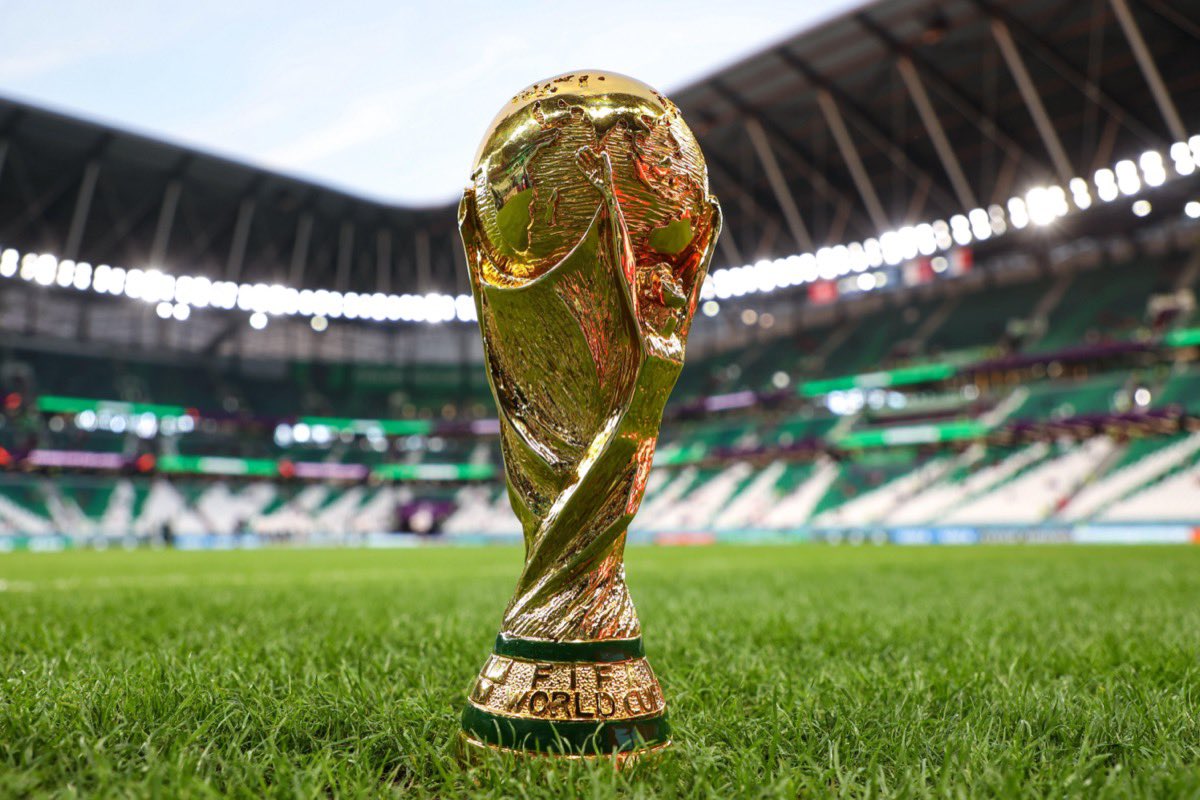ImpactMediaFR's tweet image. 🚨🇺🇸⚽️ ALERTE GÉNÉRALE !

UNE COUPE DU MONDE SANS SUPPORTERS ? 🤯

À 5 mois de la Coupe du Monde 2026, l’administration de Donald Trump SUSPEND le traitement des VISAS D’IMMIGRATION pour 75 PAYS, invoquant un fort taux de dépassement de séjour.

👉 Parmi les pays concernés :…