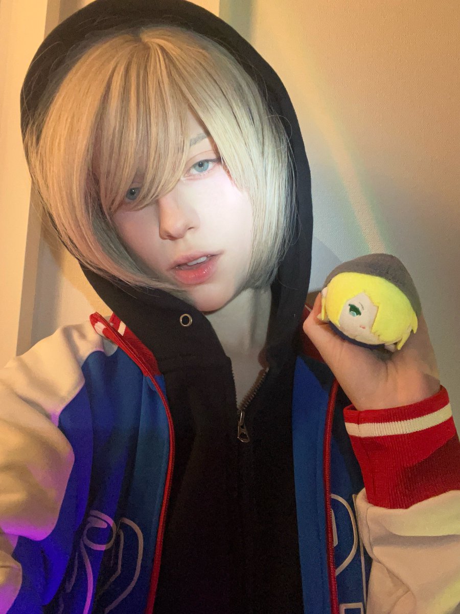 iwant9nuggets's tweet image. 1/24日に池袋アコスタ行きます！❄️

一緒に行く友達はコスプレしないんだけど、ぜひ二人にも声かけてくださいね～