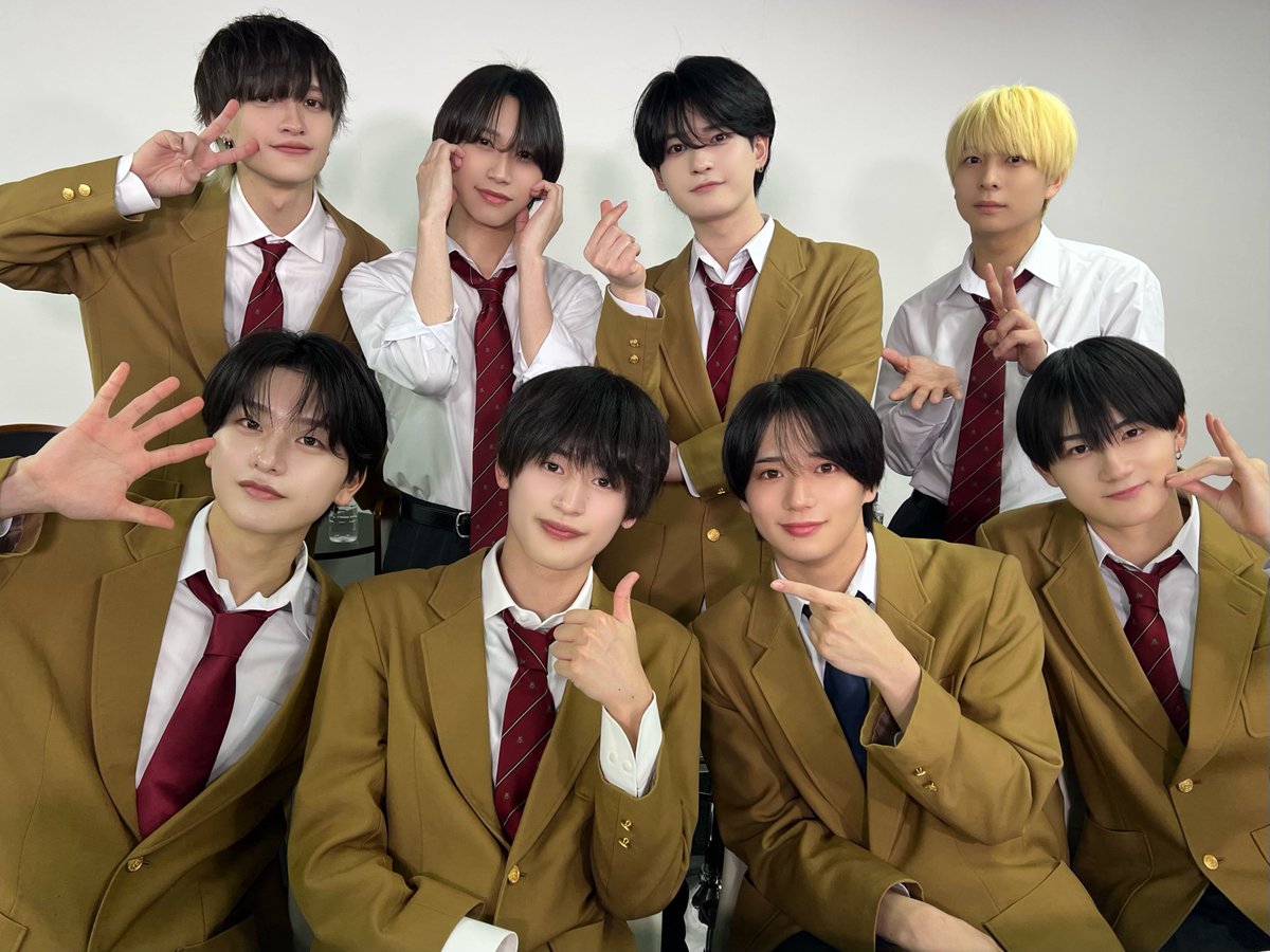 waiwaiinc's tweet photo. ⋰
 https://t.co/UnauaePwAA『WAIWAI学園TV』
 この後20:00~放送スタート🏫
⋱

今回はメンバークイズ🔎
ぜひ皆さんも当ててみてください💭

<出演生徒> 
【9bic】和泉颯人 西山海斗
【7m!n】火ノ宮夕 水原匡也
【NEWSTAR】冨田一翔 梅本大誠
【Etoneige】大福優斗 金子蒼央

https://t.co/sm4hmoZLOX https://t.co/GfOxFYlDLD